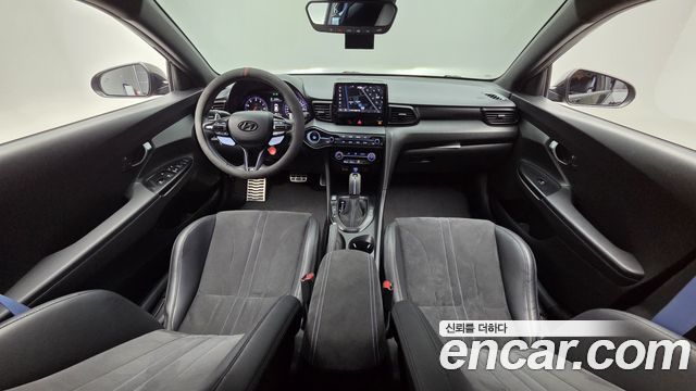 Hyundai Veloster — interior