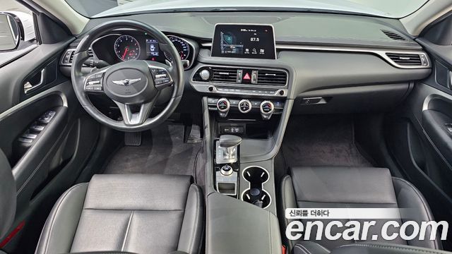 Genesis G70 — interior