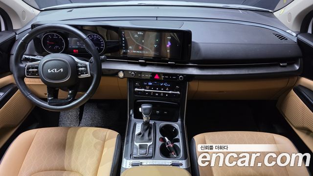 Kia Carnival — interior