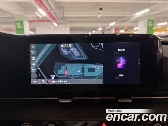 Kia Carnival — interior