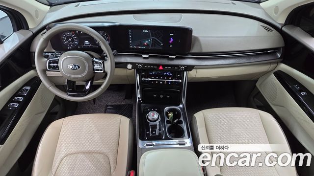 Kia Carnival — interior