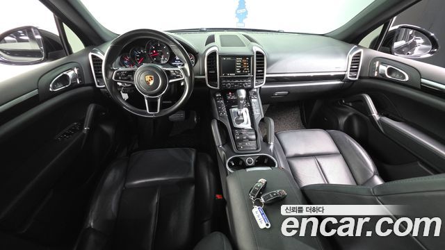 Porsche Cayenne — interior