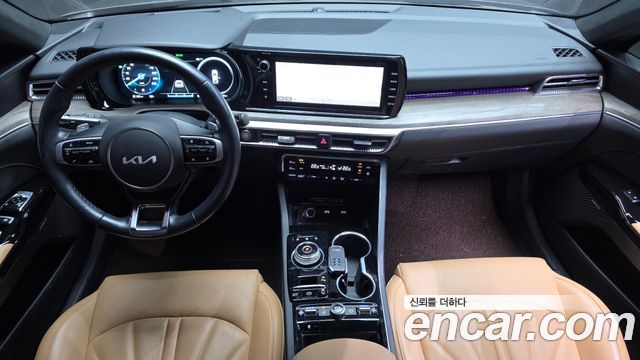 Kia K5 — interior