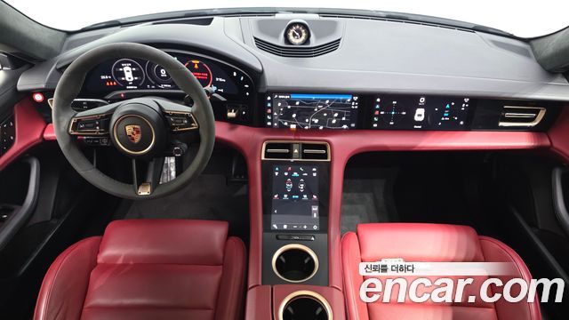 Porsche Taycan — interior