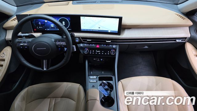 Hyundai Sonata — interior