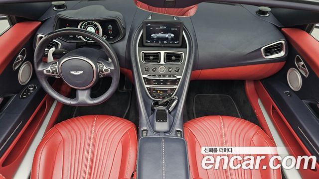 Aston Martin DB11 — interior