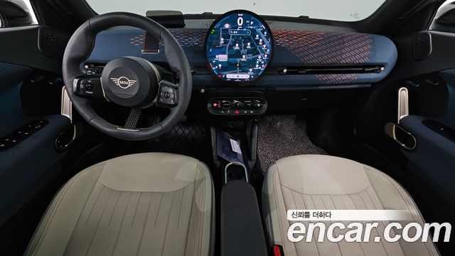 MINI Aceman — interior
