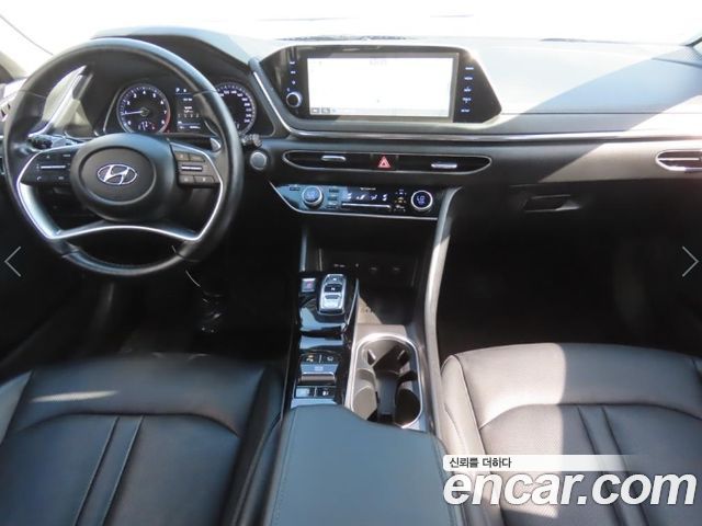 Hyundai Sonata — interior