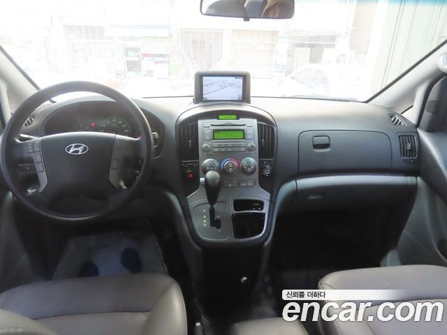 Hyundai Starex — interior