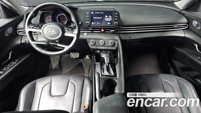Hyundai Avante — interior