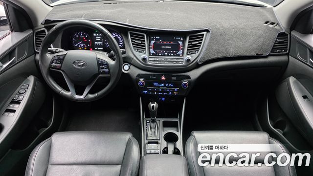 Hyundai Tucson — interior
