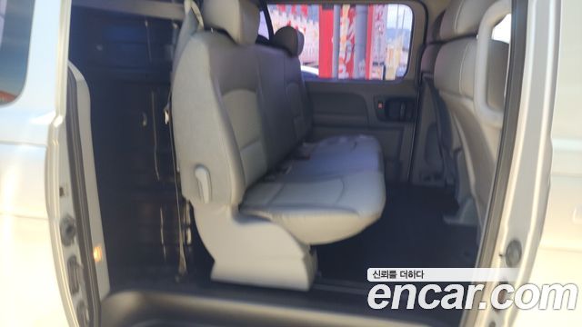 Hyundai Starex — interior
