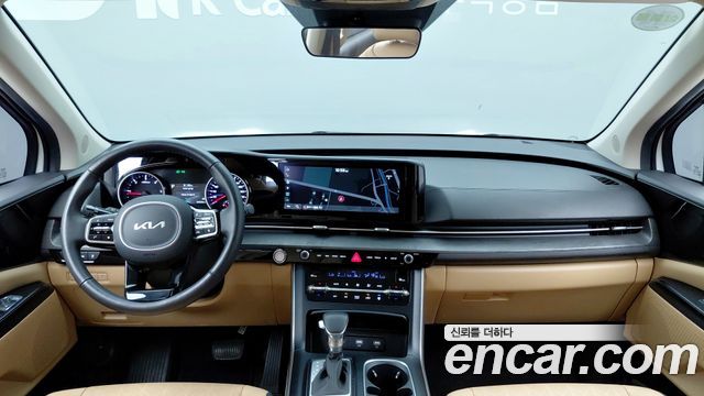 Kia Carnival — interior