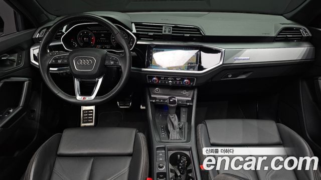 Audi Q3 — interior