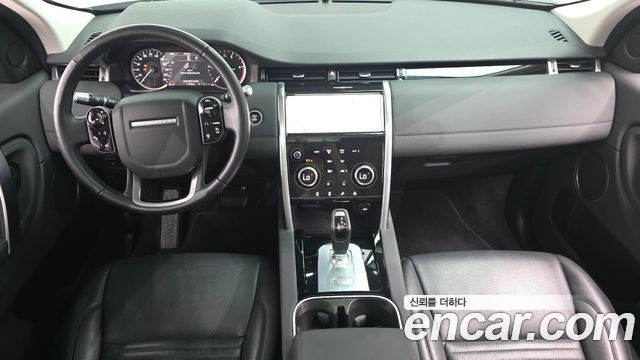 Land Rover Discovery Sport — interior