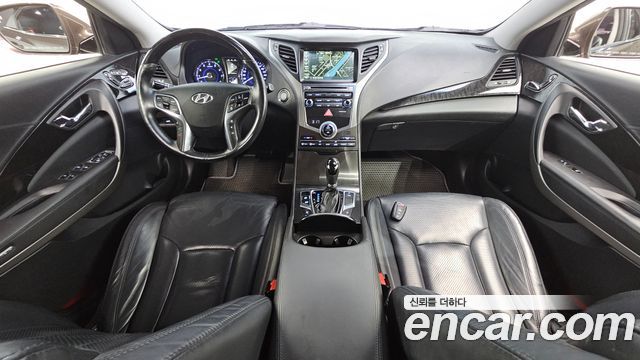 Hyundai Grandeur — interior