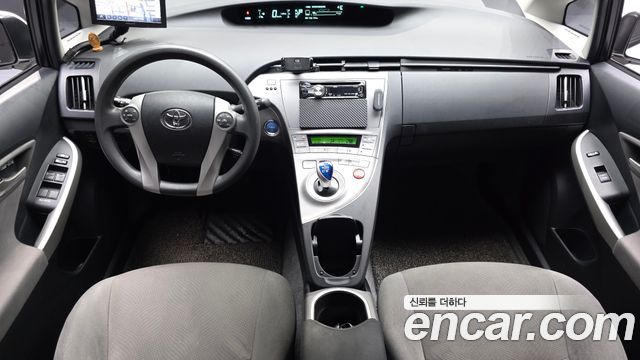 Toyota Prius — interior