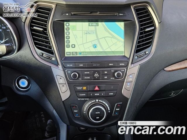 Hyundai Santa Fe — interior
