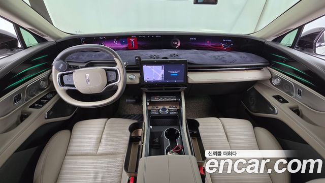 Lincoln Nautilus — interior