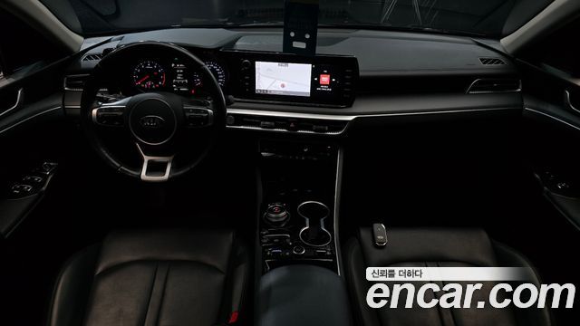 Kia K5 — interior