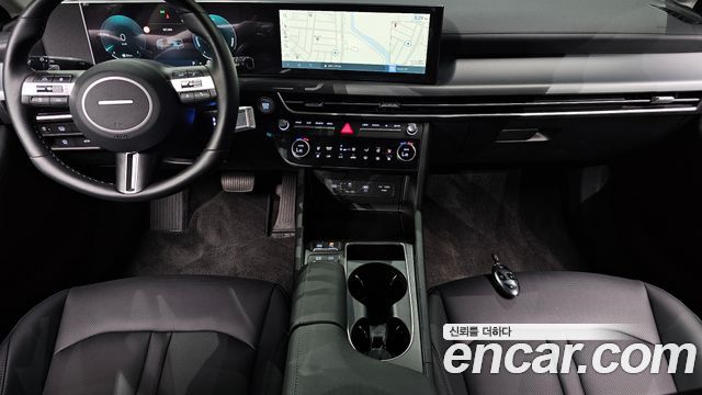 Hyundai Sonata — interior