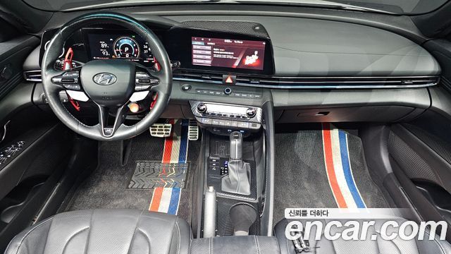 Hyundai Avante — interior