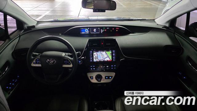 Toyota Prius — interior