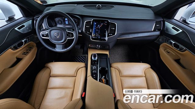 Volvo XC90 — interior