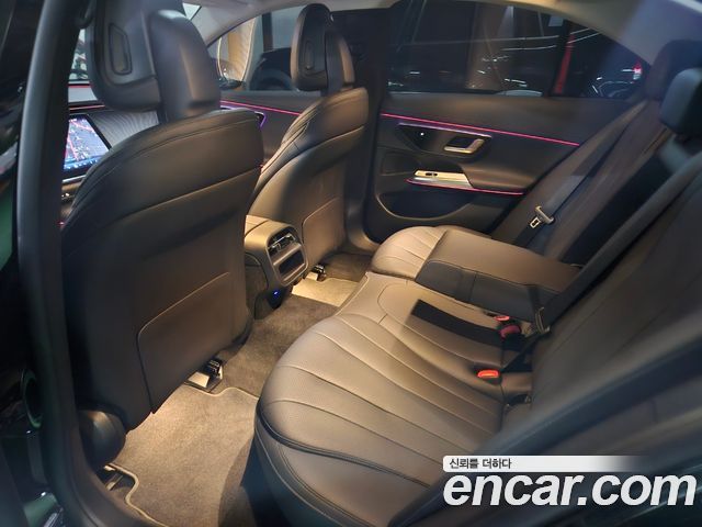 Mercedes-Benz E-Class — interior