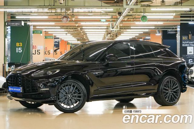 Aston Martin DBX