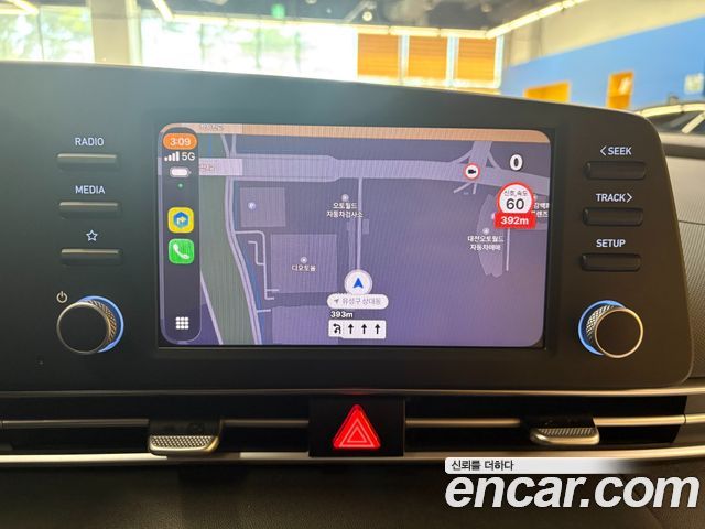 Hyundai Avante — interior