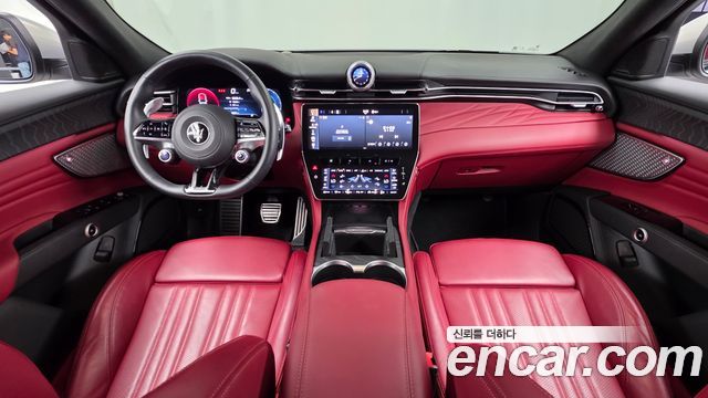 Maserati Grecale — interior