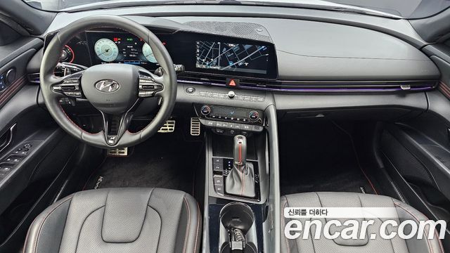 Hyundai Avante — interior