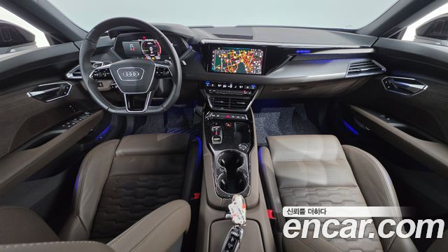 Audi e-tron GT — interior