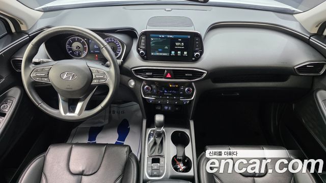 Hyundai Santa Fe — interior