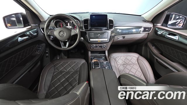 Mercedes-Benz GLS-Class — interior