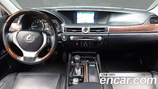 Lexus GS — interior