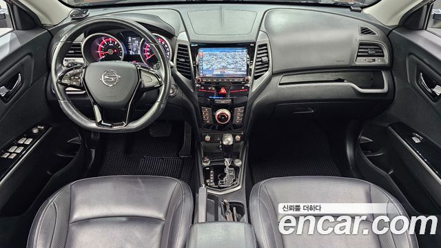 KG Mobility Tivoli — interior