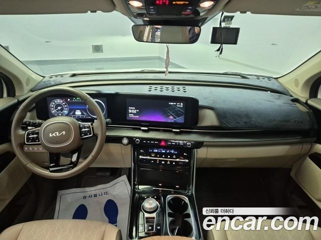 Kia Carnival — interior
