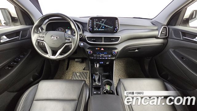 Hyundai Tucson — interior