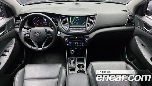 Hyundai Tucson — interior