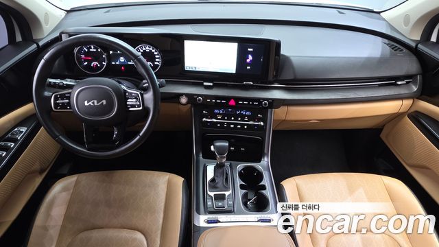 Kia Carnival — interior