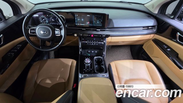 Kia Carnival — interior
