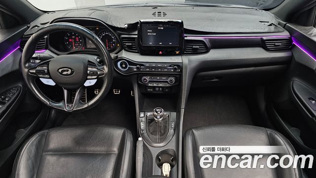 Hyundai Veloster — interior