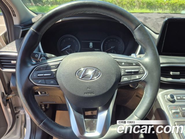 Hyundai Santa Fe — interior