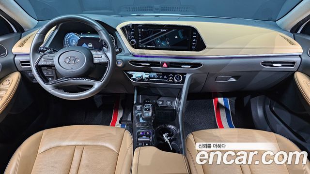 Hyundai Sonata — interior