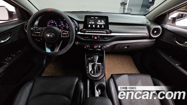 Kia K3 — interior