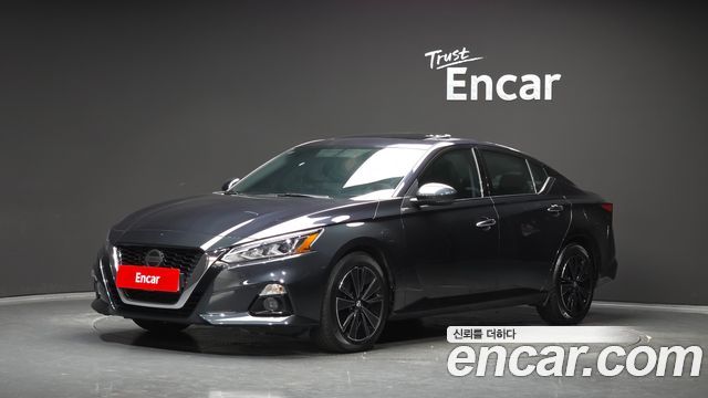 Nissan Altima — exterior