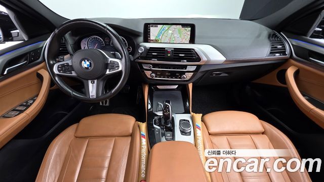 BMW X4 — interior