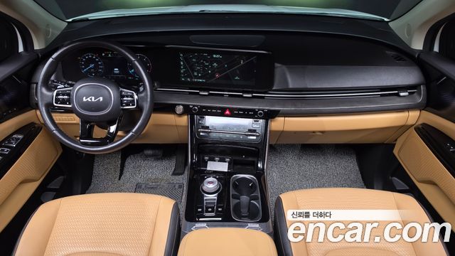 Kia Carnival — interior